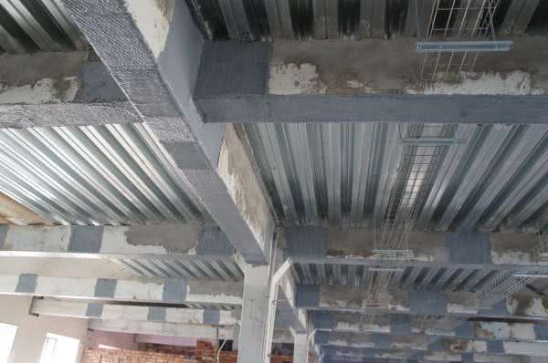 Укрепление бетонных стен обоймами